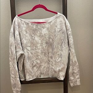 Hollister Women's Cream and Gray Sweatshirt